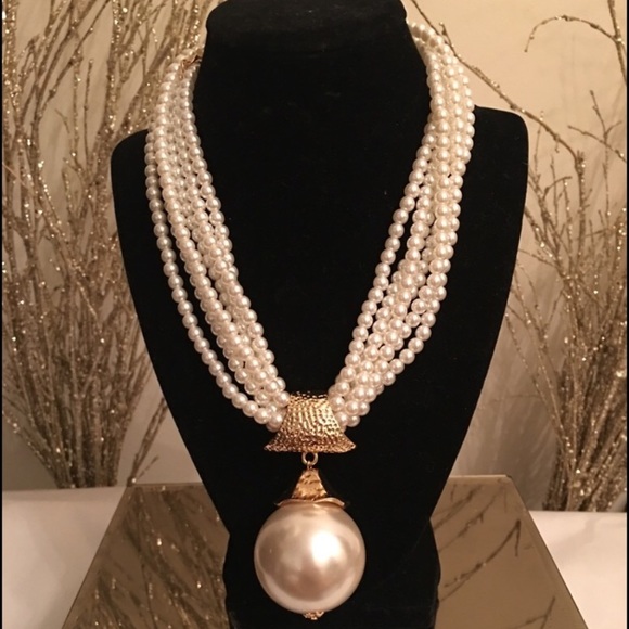 Jewelry - Big Pearl Statement Necklace